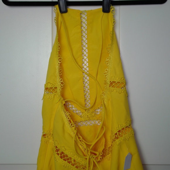 NWT NBD Chels Vibrant Yellow Chiffon Halter Mini Dress Crocheted Cutouts Small - Picture 10 of 10